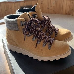 💛NWT SOREL AINSLEY CONQUEST BOOT!💛